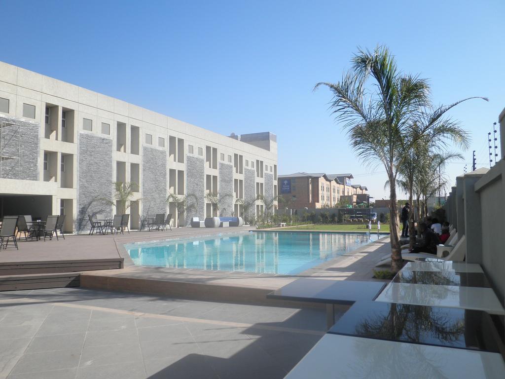 Aquarian Tide Hotel Gaborone Luaran gambar