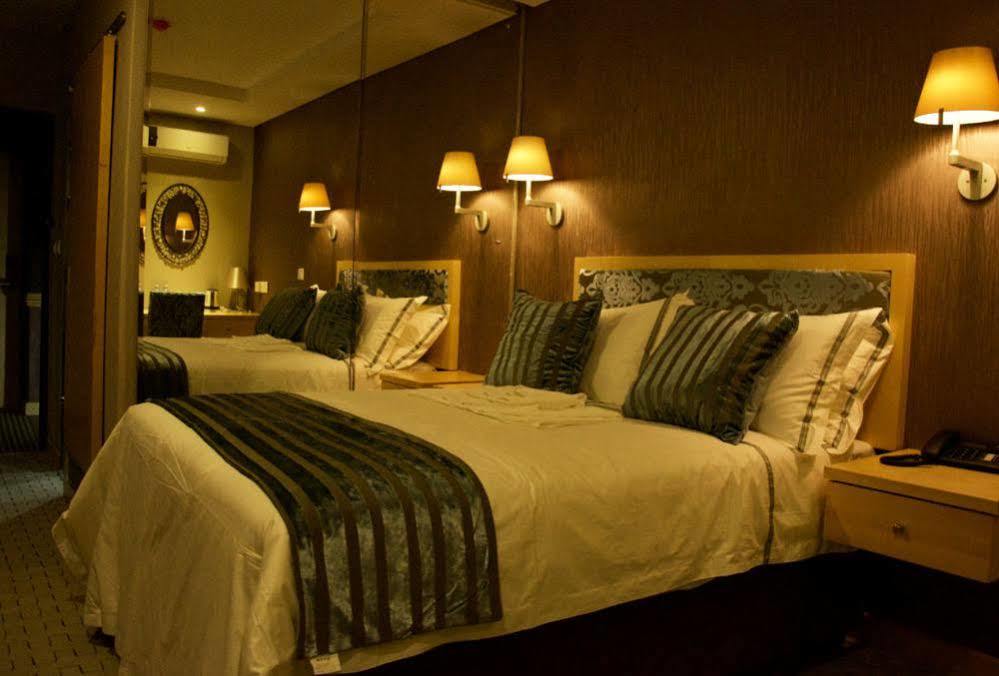Aquarian Tide Hotel Gaborone Luaran gambar