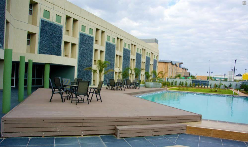 Aquarian Tide Hotel Gaborone Luaran gambar
